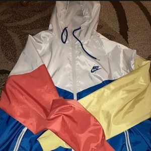 Mens Nike Windrunner/ Size L